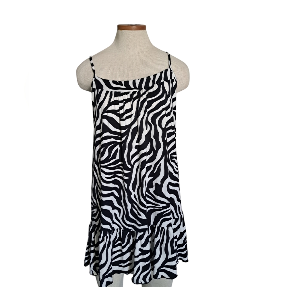 JOYSPUN Zebra Print tier hem chemise nightdress coastal black white L 12-14